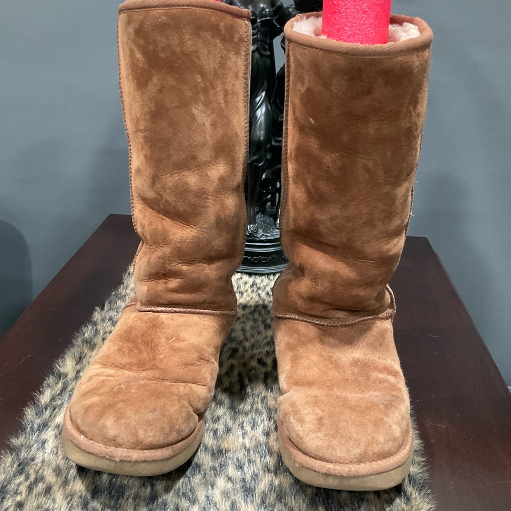 UGG CLASSIC TALL LEATHER BOOTS